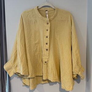 Free People yellow cotton gauze poncho style blouse button down size medium